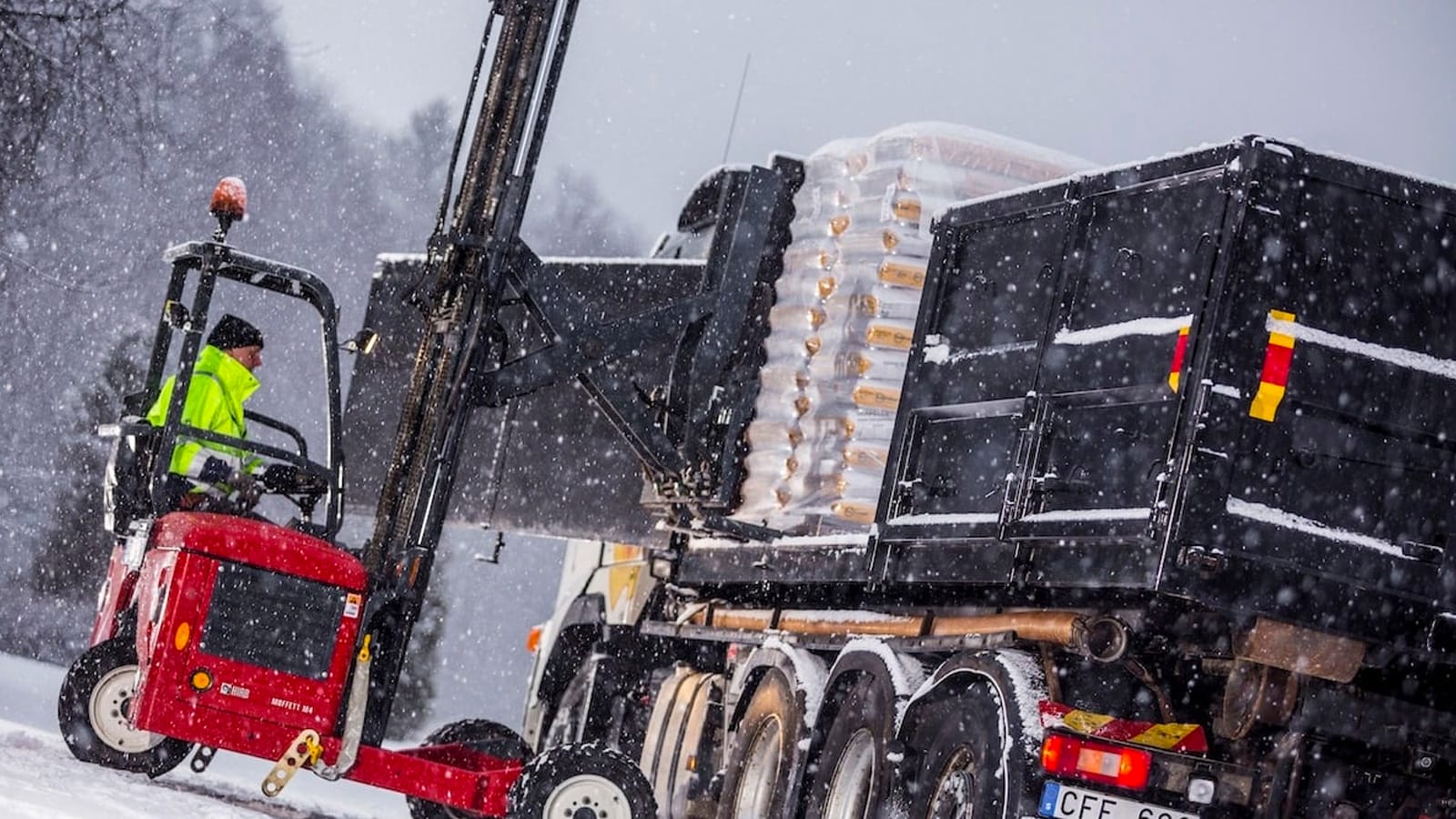 Fork lift in the snow | Phrase
